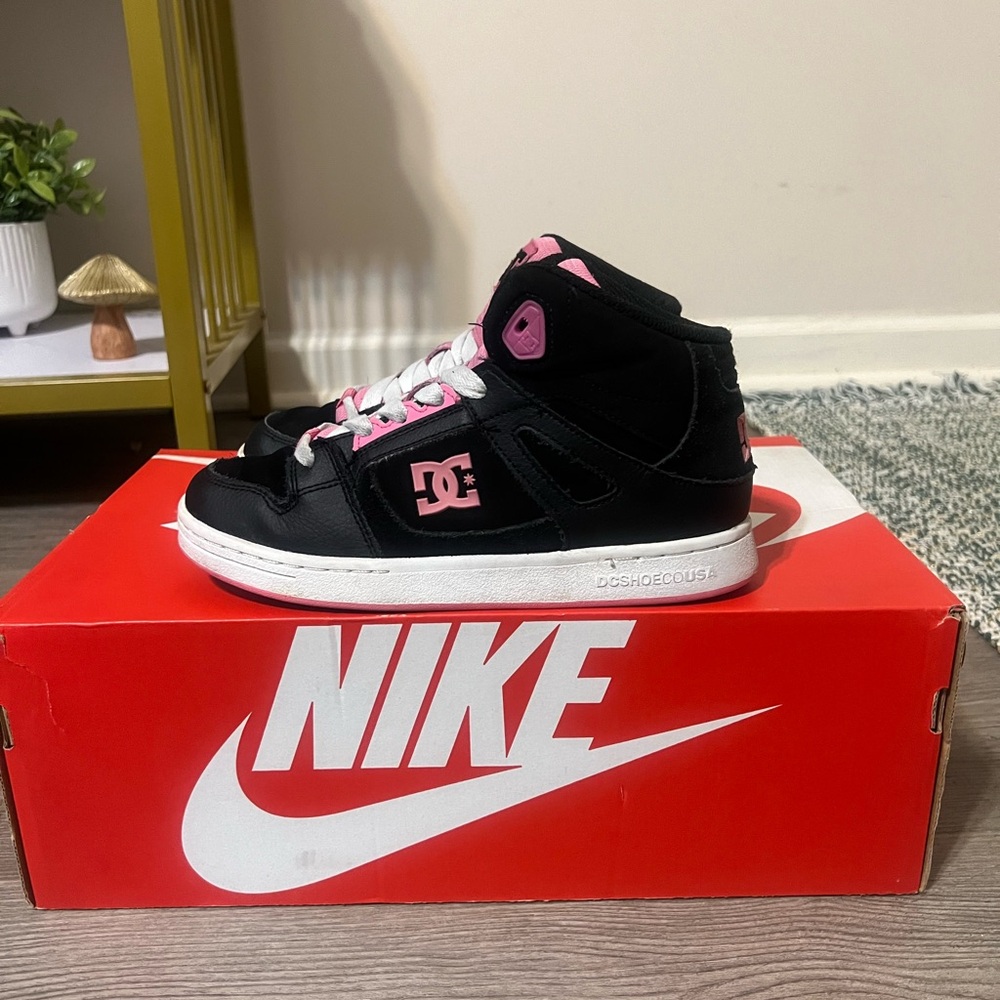 DC Girl’s Pure High Top Black Pink ADGS100081
